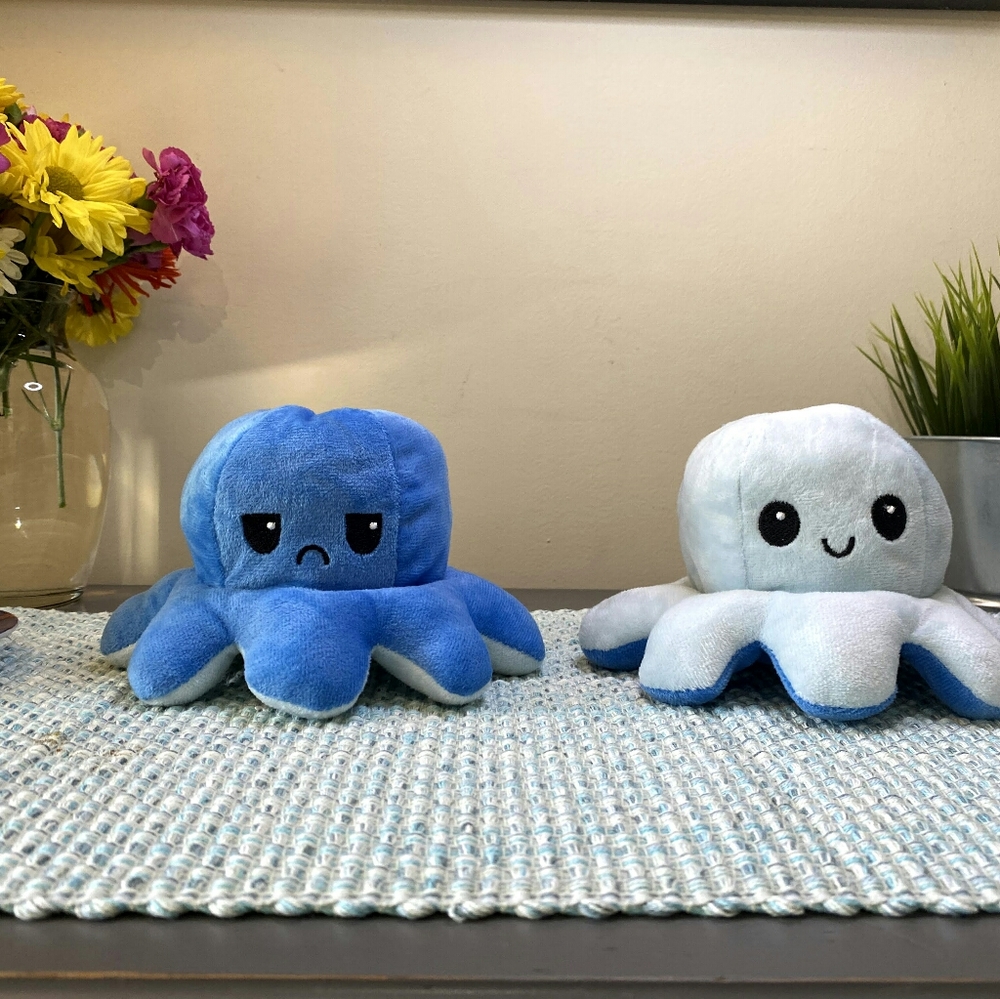 🌸 Light Blue/ Dark Blue 💙 Octopus 🐙🦑 Plushies
